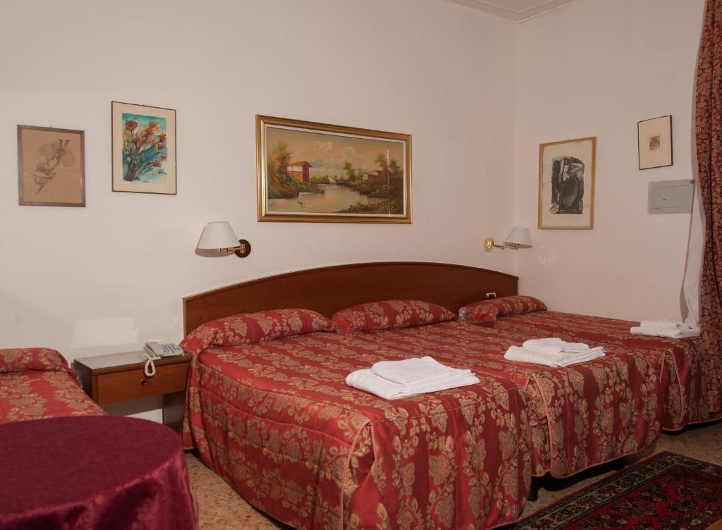 Vip Hotel Пьяченца Номер фото
