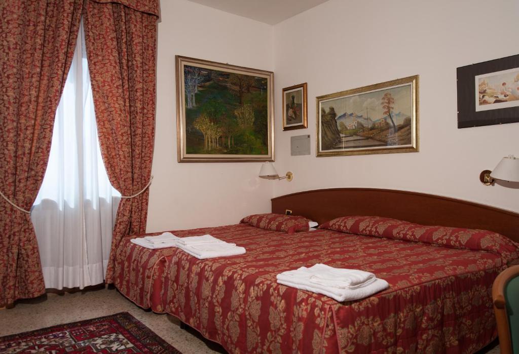 Vip Hotel Пьяченца Номер фото