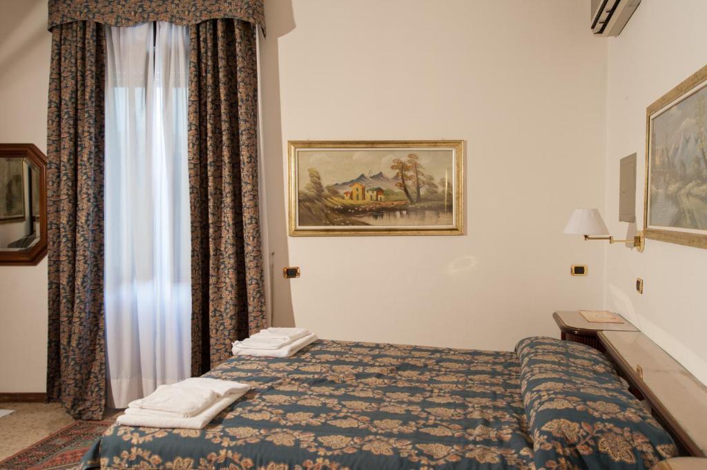 Vip Hotel Пьяченца Номер фото